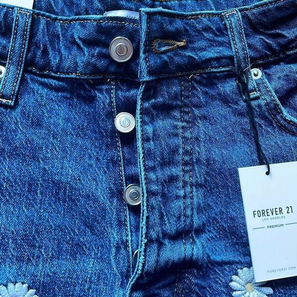 Forever 21 daisy embroidered medium wash denim jeans fringe shorts size 29 NWT - Picture 5 of 10